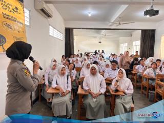 HUT Polwan ke 77, Polwan Polda Sumut Gelar Dialog Rise and Speak di Dua Sekolah